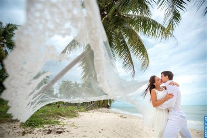 Vika und Vova Jump: Engineering the Future of Urban Spaces